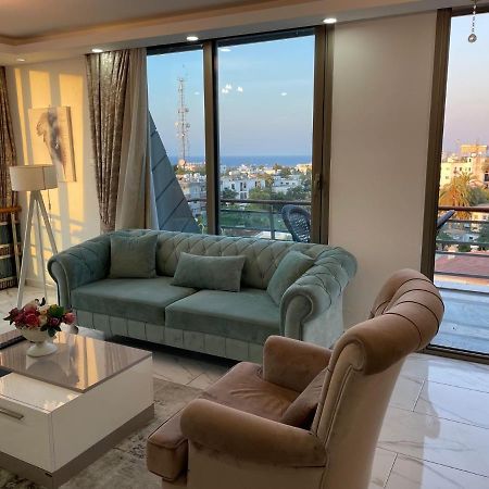 Elegant 2+1 Flat In The Heart Of Kyrenia + Wifiアパートメント エクステリア 写真